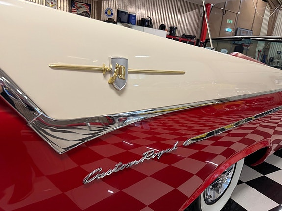 Dodge Custom Royal 6 of 24