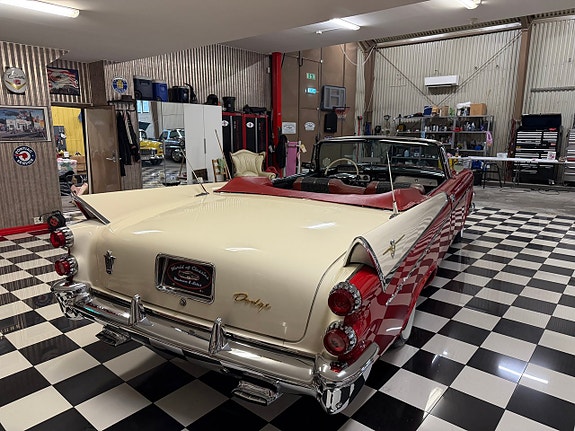 Dodge Custom Royal 7 of 24