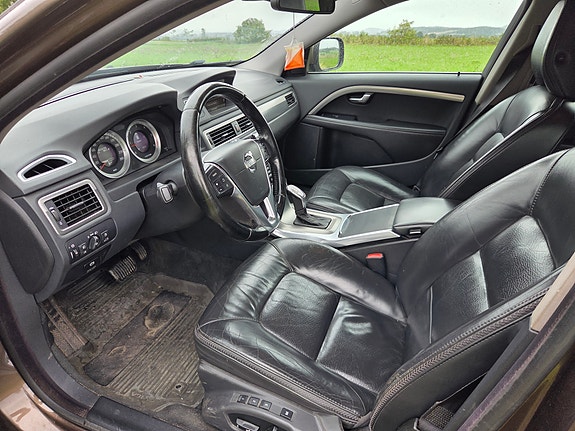Volvo XC70 6 of 6