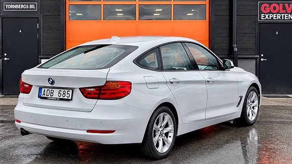 BMW 320d 4 of 6