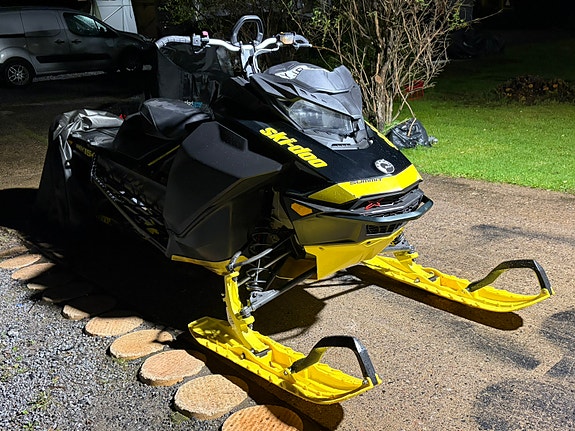 Ski-doo 5 of 5