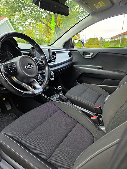 Kia Rio 8 of 11
