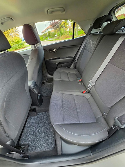 Kia Rio 7 of 11