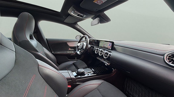 Mercedes-Benz CLA250 e 11 of 30