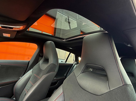 Mercedes-Benz CLA250 e 13 of 30