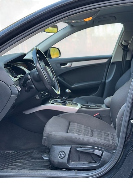 Audi A4 7 of 12
