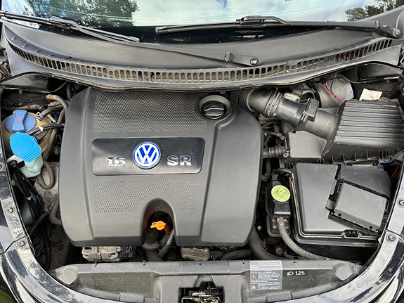 Volkswagen New Beetle 5 of 9