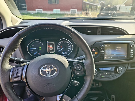 Toyota Yaris 7 of 12
