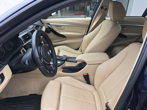BMW 330i 2 of 5