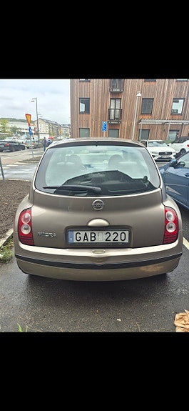 Nissan Micra 2 of 5