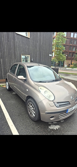 Nissan Micra 3 of 5