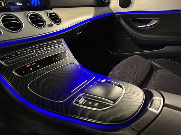 Mercedes-Benz E300 22 of 30