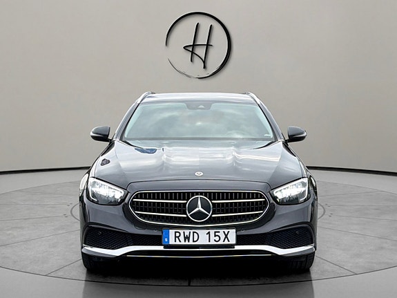 Mercedes-Benz E300 3 of 30