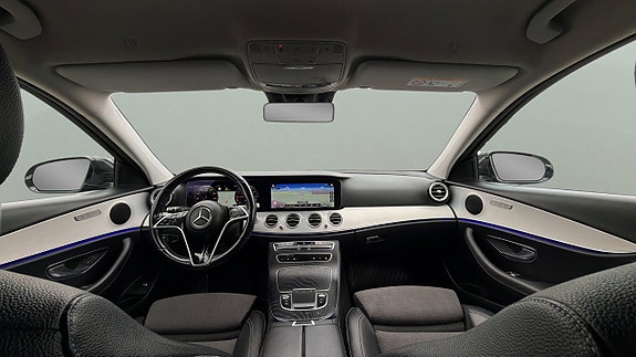 Mercedes-Benz E300 8 of 30