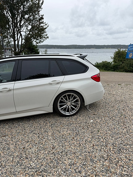 BMW 320d 4 of 14