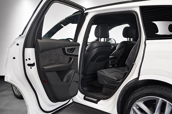 Audi Q7 10 of 27