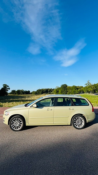 Volvo V50 2 of 7