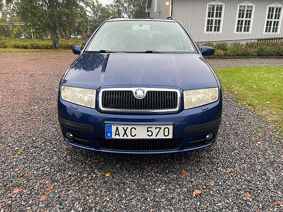 Skoda Fabia 2 of 10