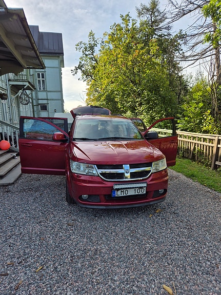 Dodge Journey 3 of 7