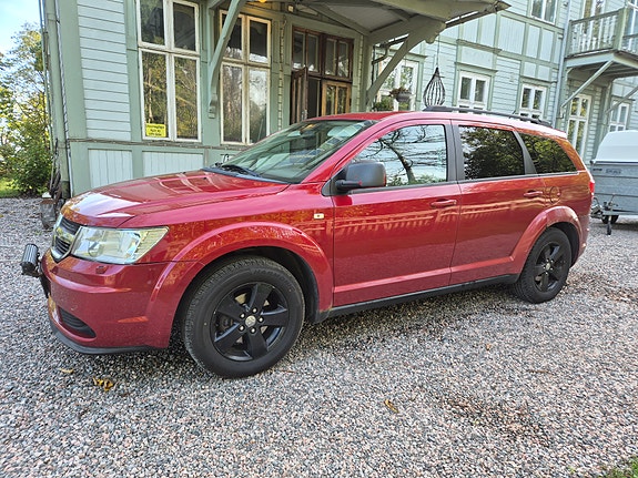 Dodge Journey 2 of 7