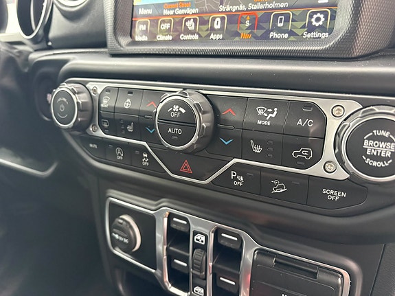 Jeep Wrangler 14 of 20