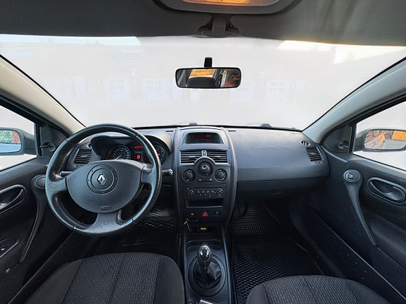 Renault Megane 9 of 12