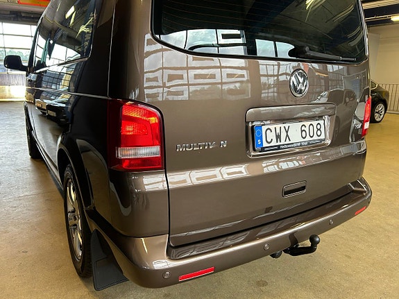 Volkswagen Multivan 21 of 25