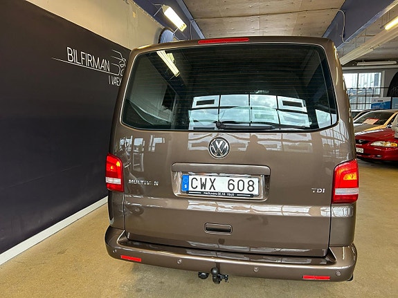 Volkswagen Multivan 6 of 25