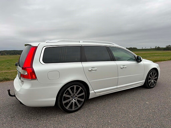 Volvo V70 4 of 5
