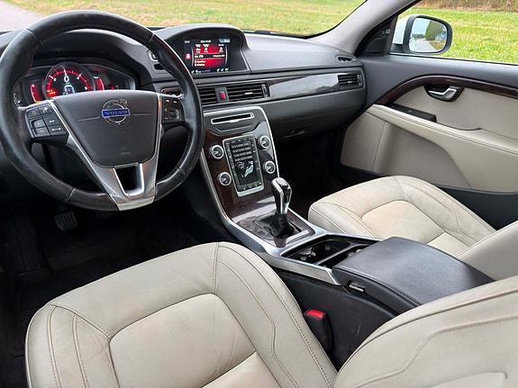 Volvo V70 5 of 5