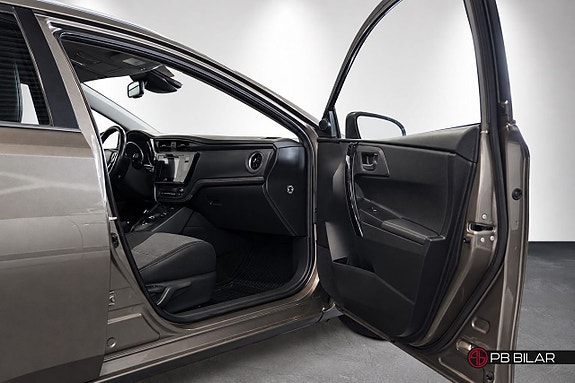 Toyota Auris 10 of 21