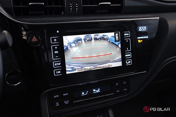 Toyota Auris 15 of 21