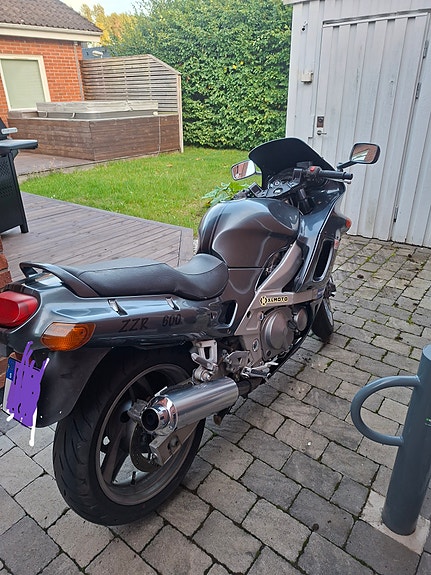 Kawasaki ZZR 600 4 of 4