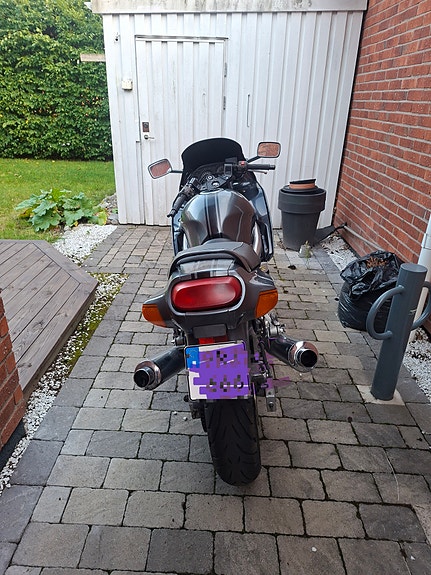 Kawasaki ZZR 600 3 of 4
