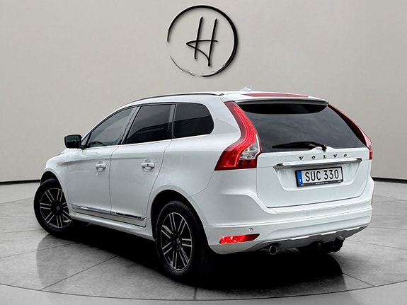 Volvo XC60 8 of 30