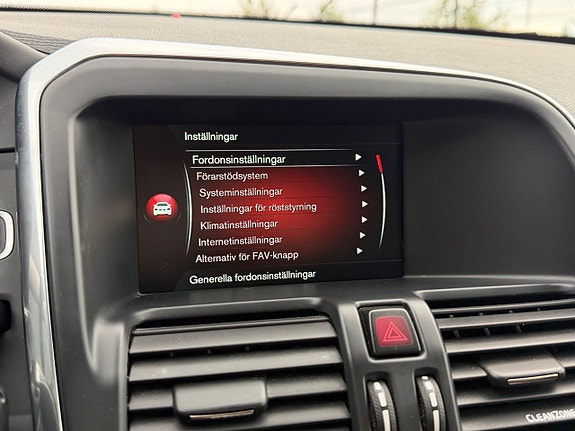 Volvo XC60 23 of 30