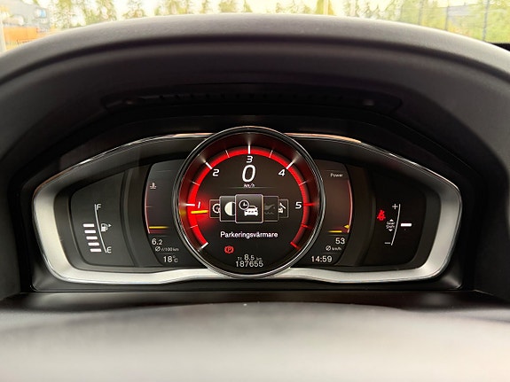 Volvo XC60 15 of 30