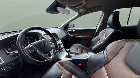 Volvo XC60 9 of 30