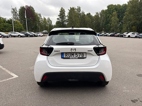 Mazda 2 4 of 12
