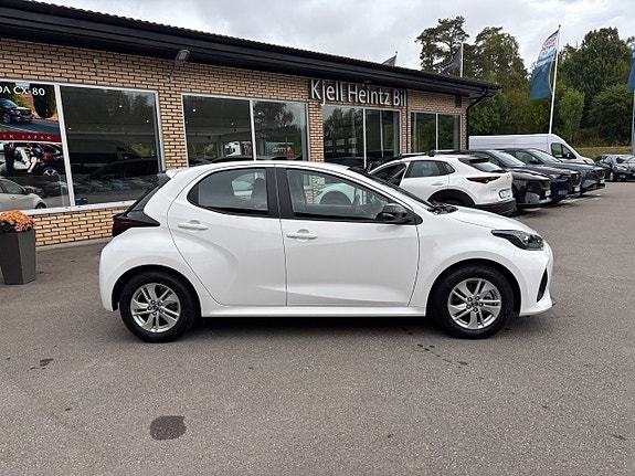 Mazda 2 6 of 12