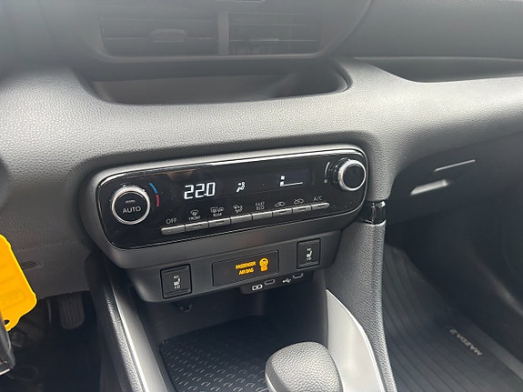 Mazda 2 11 of 12