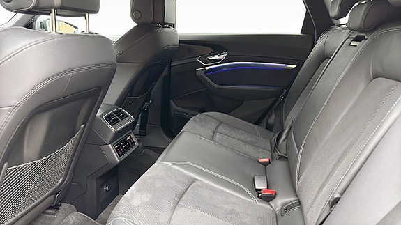 Audi Q8 e-tron 11 of 18
