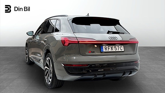 Audi Q8 e-tron 3 of 18