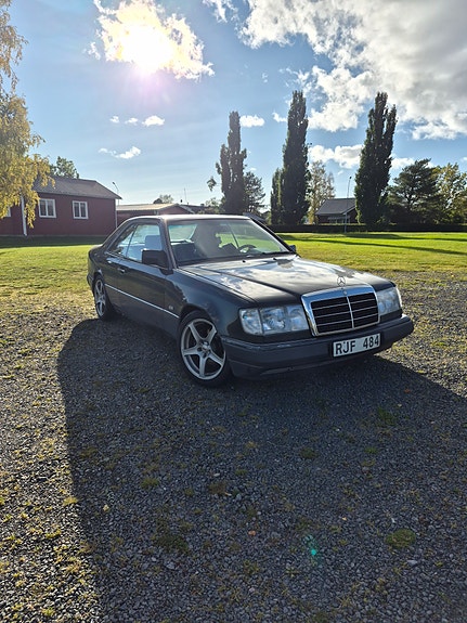 Mercedes-Benz 300 CE-24 5 of 7