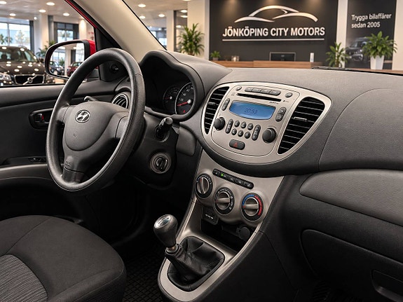 Hyundai i10 6 of 14