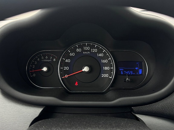 Hyundai i10 9 of 14