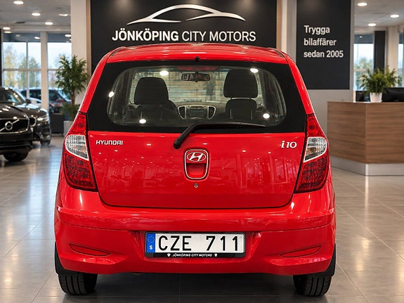 Hyundai i10 3 of 14