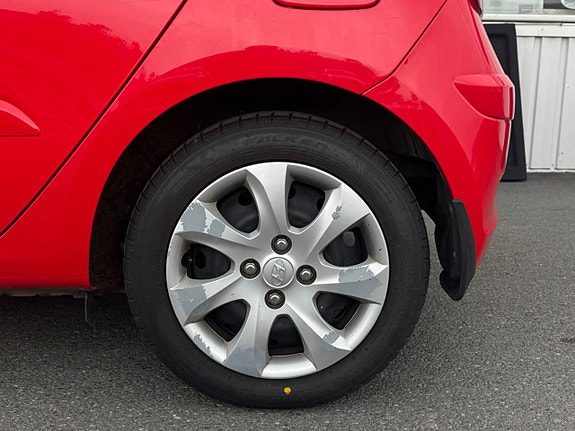 Hyundai i10 5 of 14