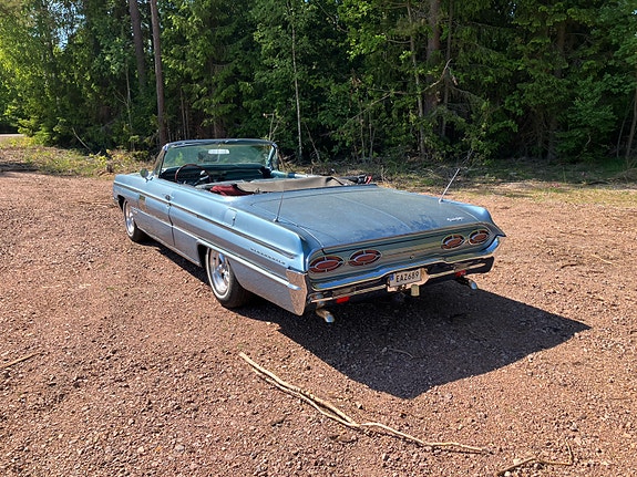 Oldsmobile Ninety-Eight 4 of 7