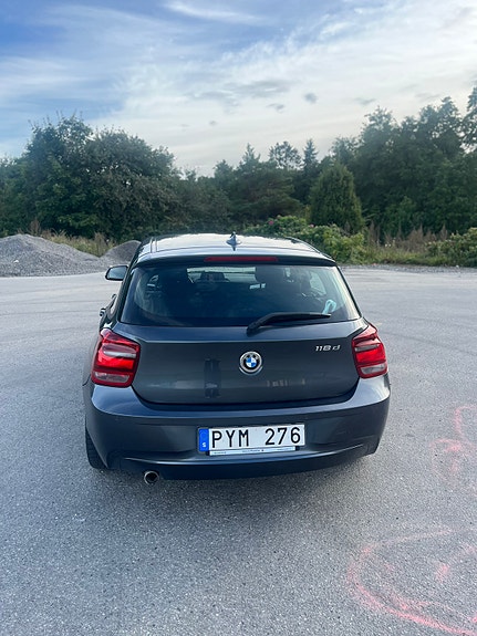 BMW 118d 3 of 8